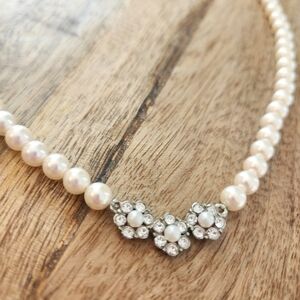 FAUX PEARL NECKLACE WITH 3 CLEAR R/S FLOWER CLUSTERS - 3 for $15 or $10/e